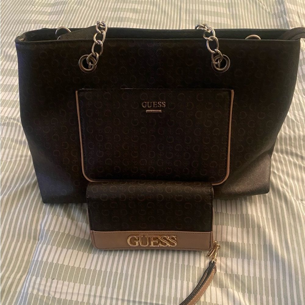 GUESS Black and Tan Totes with Sophisticated Design